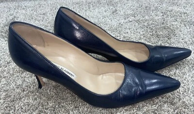 Zapatos de tacón Manolo Blahnik Kitten azul marino metálico charol talla 40 1/2 Foto 1 de 4