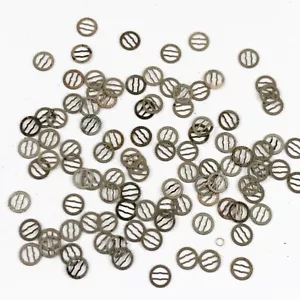 Lotto 100 piccoli ingranaggi orologio piatto argento nail art steampunk parti ruote teeny vintage - Foto 1 di 8