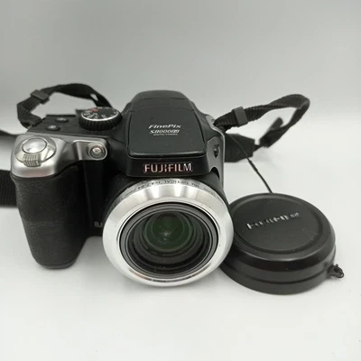 FujiFilm Finepix S8000FD 8.0 MP Digital Camera - Powers On but is Faulty - Image 1 of 4