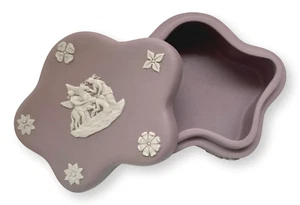 Caja Pentefoil Pegaso Riego Jaspe Wedgwood De Colección, Crema sobre Lila, Impecable - Imagen 1 de 6