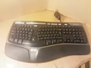 Microsoft Natural Ergonomic Keyboard 4000 Original Kabelgebunden USB UK Tastatur - Bild 1 von 6