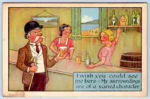 1930-40er MANN AN BAR WEIBLICHE BARKEEPER ALKOHOLFLASCHEN VINTAGE COMIC POSTKARTE - Bild 1 von 2
