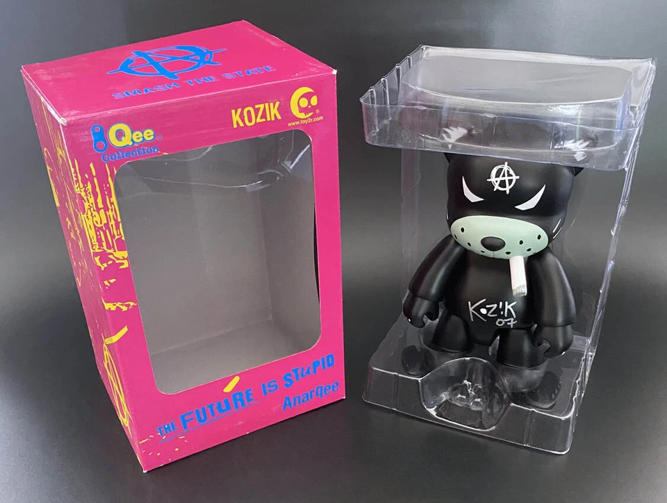 Frank Kozik Firmado Toy2R 8" Strangekiss Anarchy Gato Negro Qee AUTOGRAFIADO LE 300 Foto 1 de 4