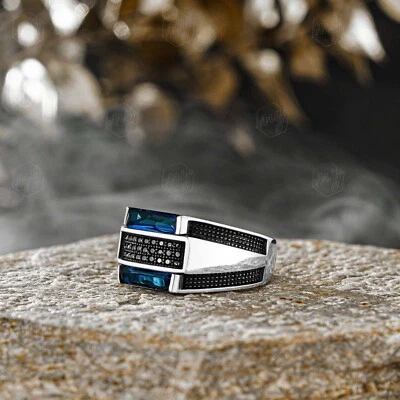 Anillo para hombre de plata de ley 925 micro circón negro y piedra baguette azul marino Foto 1 de 3