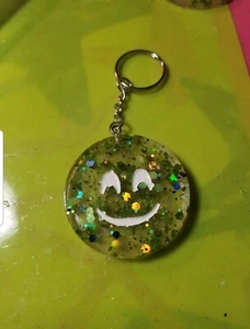 Apple Green Glitter Glow In The Dark Keychain - Picture 1 of 1