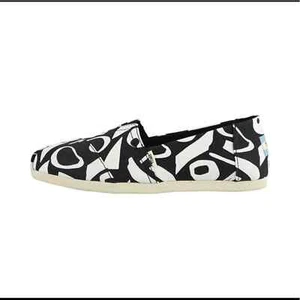 Damenschuhe Toms schwarz weiß abstrakt Alpargata Canvas 6 US! - Bild 1 von 9