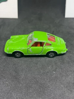 TOMICA Nº F3 PORSCHE 911S ESCALA 1:61 VERDE CON INTERIOR ROJO HECHO EN JAPÓN Foto 1 de 4