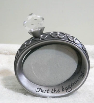 MARCO DE FOTOS MALDEN SOLO EL COMIENZO... MARCO EN FORMA DE ANILLO DE COMPROMISO DE DIAMANTES Foto 1 de 4