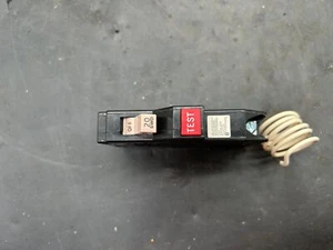 Cutler-Hammer CH120GF 1-poliger Leitungsschutzschalter 20 Ampere - Bild 1 von 4