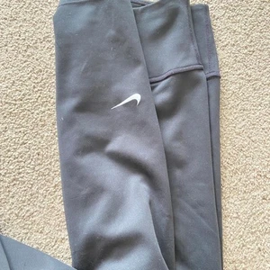 Schwarze Nike Sportswear Leggings Gymwear - Bild 1 von 3