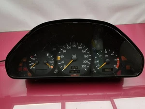 MERCEDES  W202 C Class  SPEEDOMETER INSTRUMENT CLUSTER 380K 92 - Picture 1 of 7