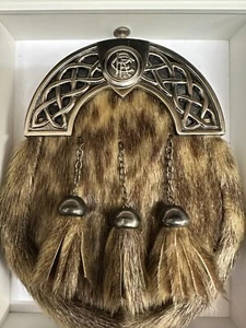 Antique Finish Rangers Kilt Sporran in Natural Sealskin Fur made in Scotland £89 - Picture 1 of 4