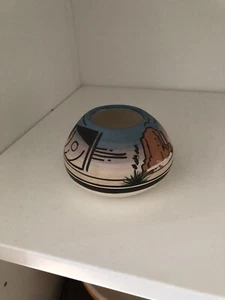 Hand Painted Navajo Etched Vase, Native American Signed Art Vase Mountains - Picture 1 of 6