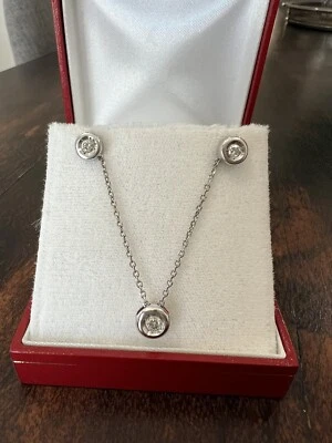 Pendientes y collar con bisel de diamantes de oro blanco sólido de 14k Foto 1 de 4