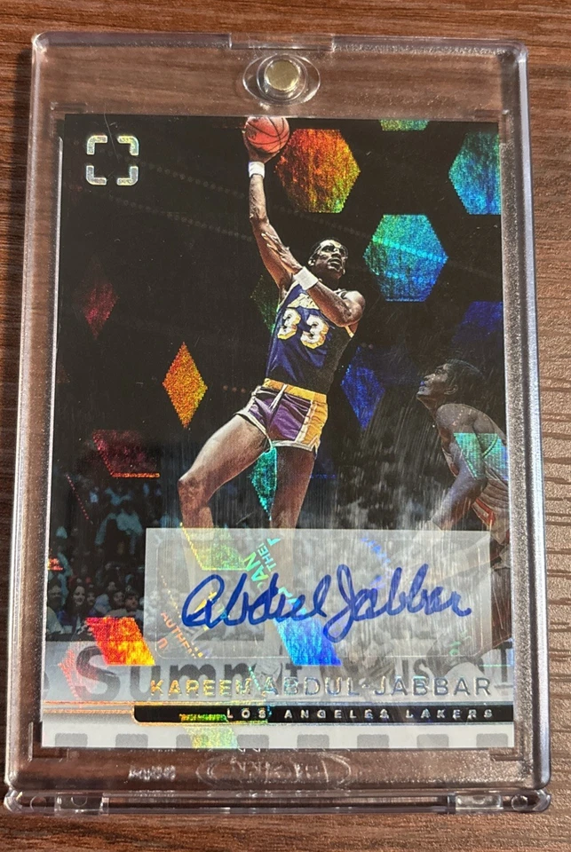 2024-25 Panini Фотогеничный Карим Абдул-Джаббар #211 Голографический Авто Редкий Вариант! - Изображение 1 из 4