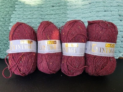 Hayfield Vintage DK, Lote de 4+ Color: Borgoña (mismo lote de tinte) Foto 1 de 4