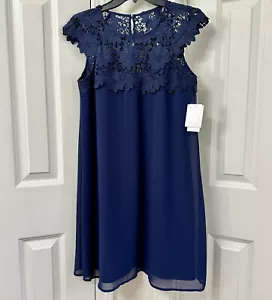 Jessica Simpson Lace Shift Dress, Size-6 - Picture 1 of 3