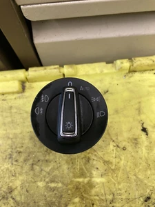 2017-2023 SEAT ARONA HEADLIGHT CONTROL SWITCH 5G0941431AF - Picture 1 of 3