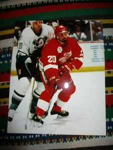 1998 DETROIT RED WINGS Martin Lapointe Color 8 x10 Photo - Picture 1 of 1
