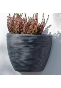 Vaso gerla da fissare al muro Shabby in resina ,vasar telcom, effetto rigato. - Foto 1 di 13