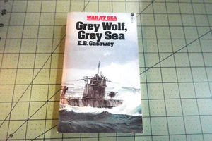 GREY WOLF, GREY SEA BY E.B. GASAWAY 1975 FUTURA BKS UK WW2 NAVAL HISTORY PB - Picture 1 of 3