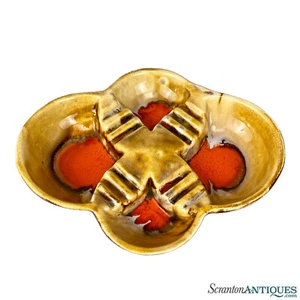 Mid-Century Atomic Orange & Gold Porcelain Sculpted Clover Cigar Ashtray - Picture 1 of 9