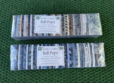 Lotto di 2 Confezioni Bali Pops 2,5" 100% Cotone Strisce Batik by Hoffman Tessuto - Immagine 1 di 3