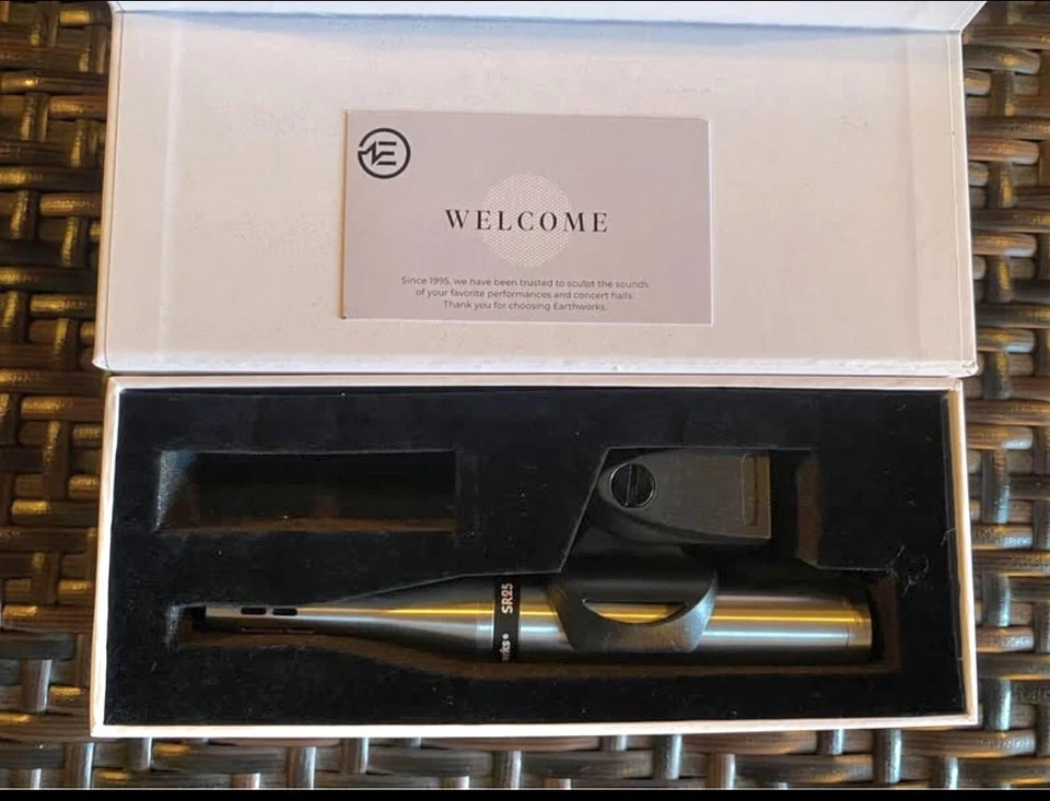 Earthworks SR25 Condenser Microphone - Image 1 of 2