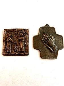 2 x Bronze Relief Plakette Wandbild Sakrale Kunst betende Hand - Bild 1 von 4