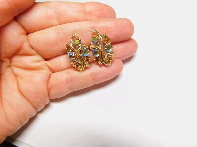 Signed Star Brown AB Gold Tone Metal Screw Back Earrings Vintage - Image 1 of 4