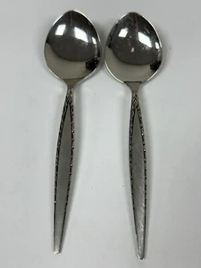 Oneida Community VENETIA Round Soup Spoons Stainless Flatware Set of 2 - Picture 1 of 2