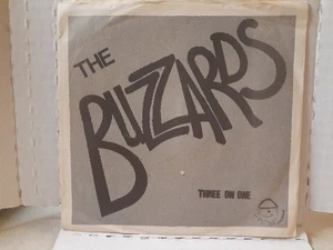 The Buzzards "She's The One/I'm innocent/Missing Person" 45 On Rock' N Rok . - Imagen 1 de 6
