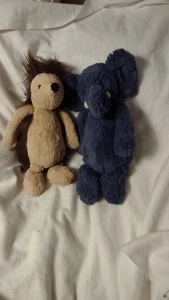 “I Am Medium Bashful Hedgehog” y Elephant Jellycat - Imagen 1 de 2