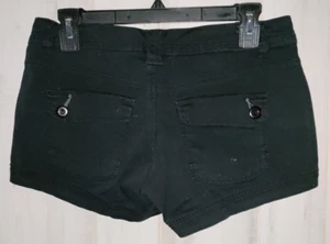 EXCELLENT WOMENS / JUNIORS UNIONBAY BLACK SHORT SHORTS W/ POCKETS SIZE 5 - Picture 1 of 3