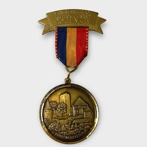 Vintage 1982 Norwegian Hiking Days Bronze Badge Medal Bergen u Schlosser - Picture 1 of 6