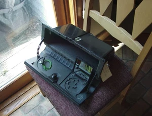 1984 Volvo 240 Black glove box. Lock & Code Included. (7) Screws to dash style. - Bild 1 von 11