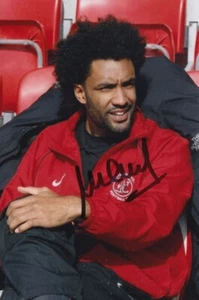 FOTO FIRMADA A MANO POR YOUL MAWENE 6X4 AUTÓGRAFO DE FÚTBOL DE LA CIUDAD DE FLEETWOOD - Imagen 1 de 1