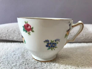 Royal Victoria England Teacup different color flowers OH2789 - Picture 1 of 6