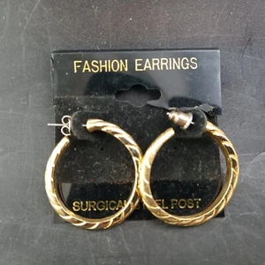 VINTAGE FASHION COSTUME JEWELRY - GOLD TONE EARRINGS - 1.5" HOOPS PIERCED - Picture 1 of 1