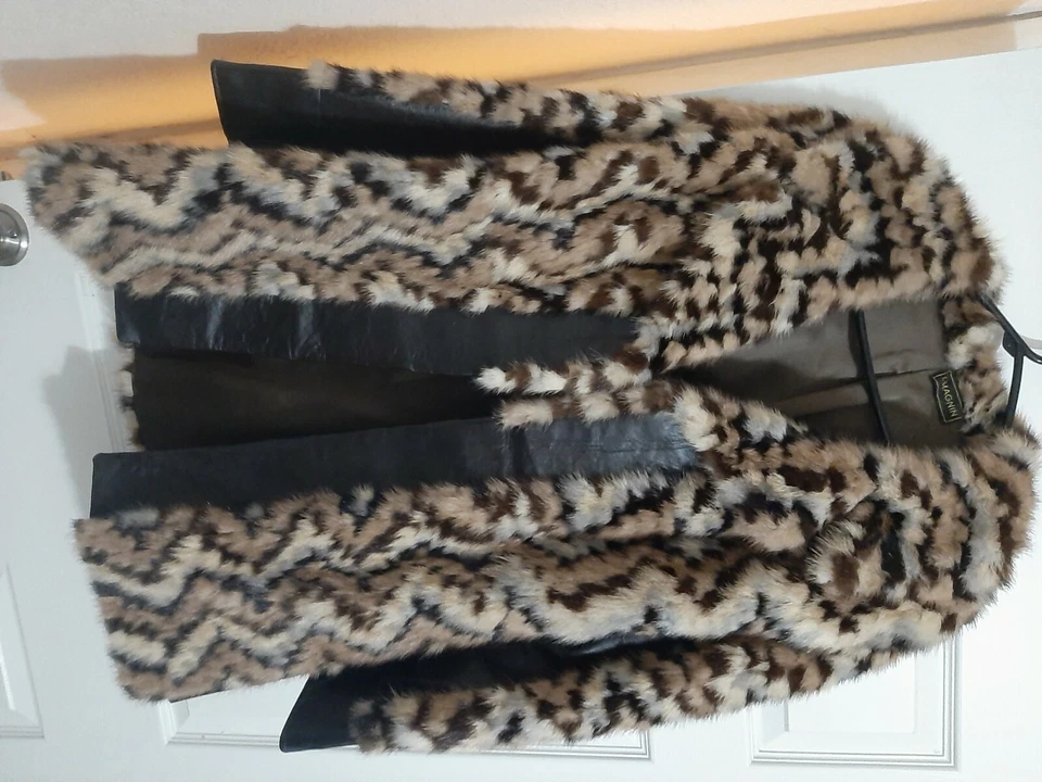 I. Magnin fur coat vintage - Image 1 of 1