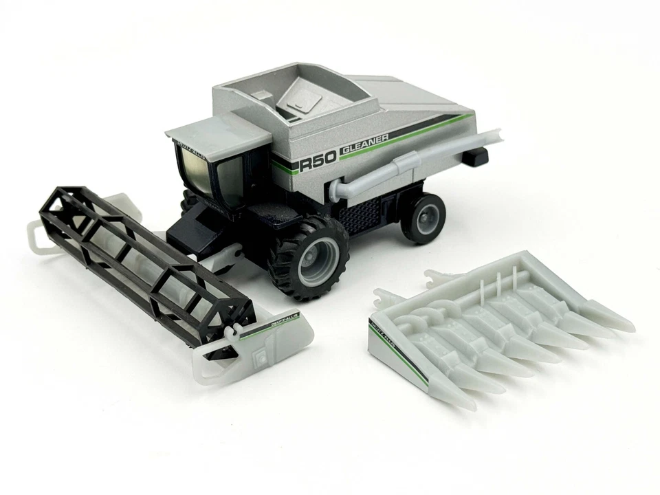 1/64 Deutz Allis Gleaner R50 Combine With Corn And Grain Head - Image 1 of 1