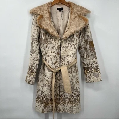 Casaco longo feminino Bebe branco marrom pele de coelho lantejoulas couro médio - Imagem 1 de 4