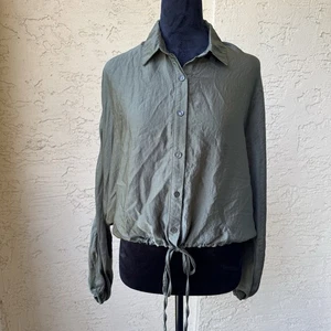 Sadie & Sage olivgrüne Crop Bluse Gr. S Langarm Kragen - Bild 1 von 11