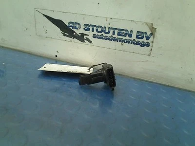 DÉBITMÈTRE Toyota Yaris II (P9) Hatchback 1.4 D-4D (1NDTV) 2007 2220433010 Foto 1 de 4