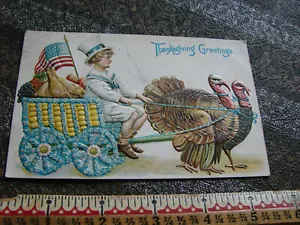 Vintage Edwardianische Postkarte geprägt Thanksgiving Grüße Junge amerikanische Flagge - Bild 1 von 4