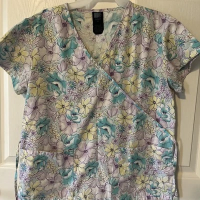 Blusa Médica Medgear Tropical Floral Cuello Simulado Uniforme XS Foto 1 de 4