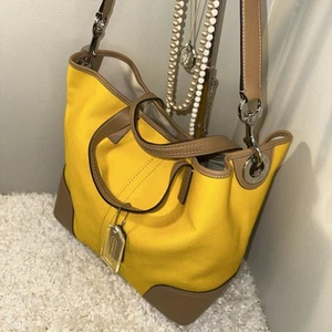 Coach Hadley Honeycomb Gold 2 Way Shoulder Bag Tan Leather Trim Removable Strap - Picture 1 of 22