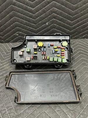 Dodge Avenger Chrysler 200 2011-2014 caja de fusibles módulo de control de carrocería P04692346AE Foto 1 de 4