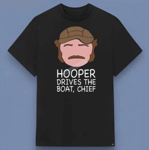 Hooper Drives The Boat Chief Jaws Film T-Shirt Geschenk für Freunde alle Größen S-4XL - Bild 1 von 6