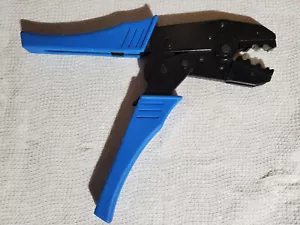 Amphenol Coax Tacheting Hand Crimp Tool (With 3 Sizes of Die) - Picture 1 of 8